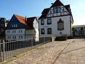 Fertigstellung der Treppe und der Pflasterarbeiten (Foto: Karl-Franz Thiede)